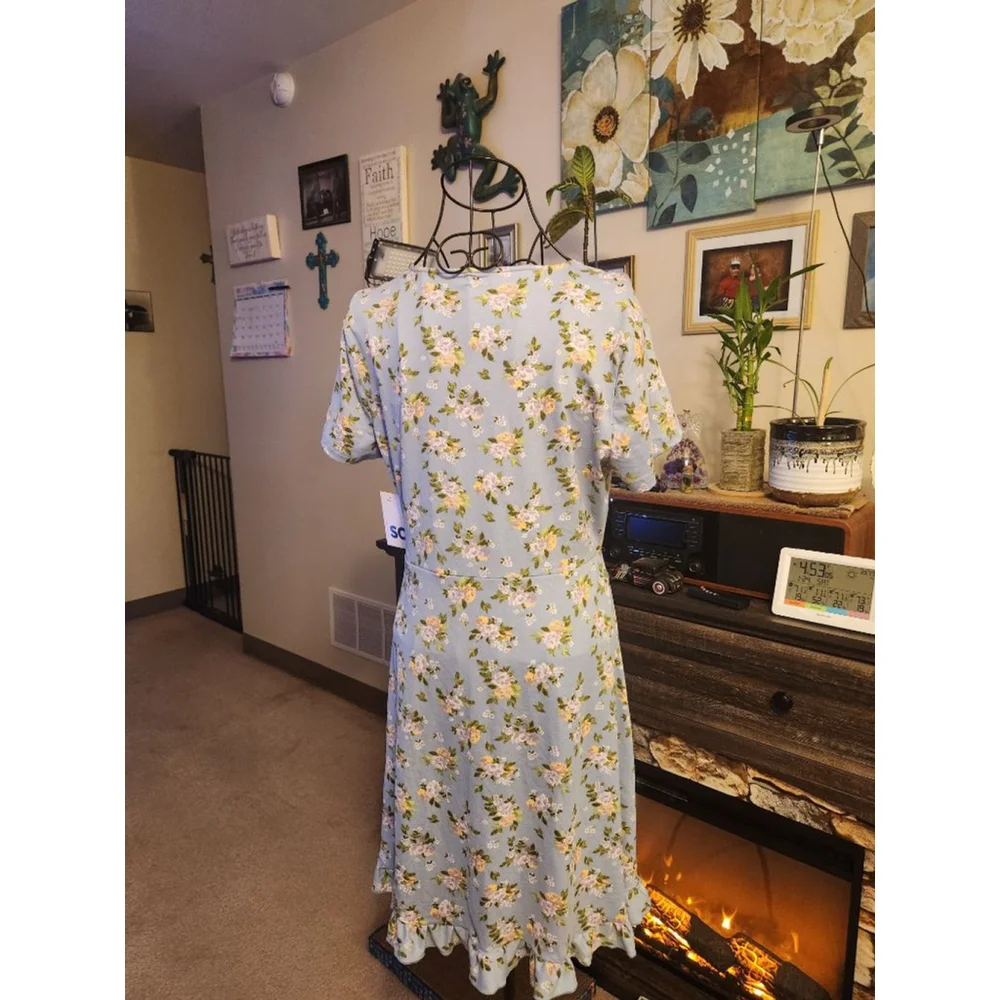 SO Blue Floral Ruffle Hem Dress Size L - Picture 4 of 9
